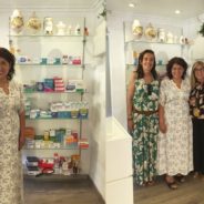 La nueva titular de Arcos de las Salinas inaugura la farmacia