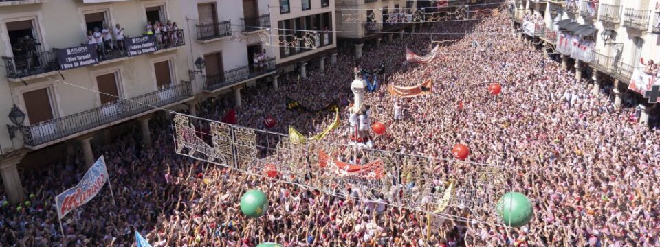 El Colegio Oficial de Farmacéuticos de Teruel les desea felices fiestas del Ángel.